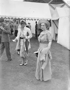 Royal Henley Regatta, fashion parade of the river