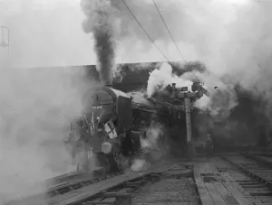 Royal Scot Express sets out to break new train speed record from Euston
