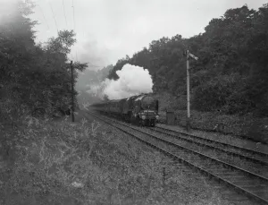 Royal Scot Express sets out to break new train speed record from Euston