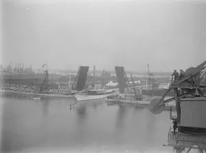 Ships Prints: Royal visit to dockland The King and Queen opening the extension of the Royal Albert