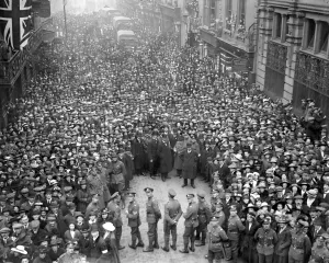 Nineteen Tens Prints: Royal Visit to Lincoln. Photo Shows: The crowds. 9 April 1918
