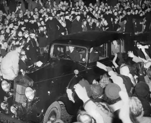 Royal Wedding. H. R. H Princess Elizabeth and Duke of Edinburgh. Crowds rushed