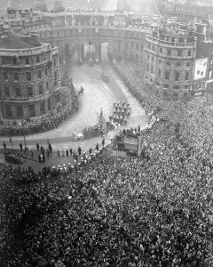 Spectators Prints: Royal Wedding. The Irish State Coach seen from Grand Buildings, Trafalgar Square