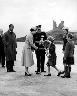 Uniform Collection: Royals tour of the Western Isles - HM The Queen Elizabeth II speaks to Lady Macdonald