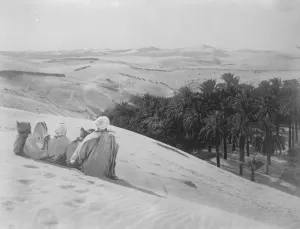 Sahara search for lost airships crew. A striking view in the great Sahara Desert