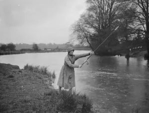 Salmon Fishing on the Wye at Hampton Bishop. 30 September 1922
