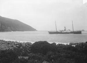 Shipping Prints: Sark - Landing at La Greve De La Ville ( SS Courier ) 1927