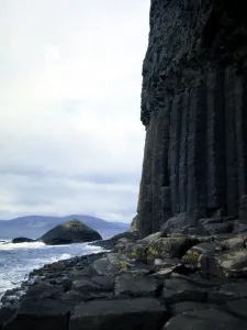 Britain Prints: Scotland Staffa the hexagonal basaltic column walls and pavements on the Isle of