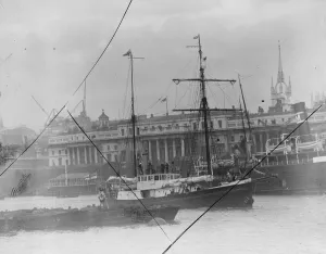 Shackleton - Rowett Expedition sails for the Antarctic. The Quest leaving the London dock