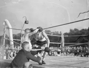 Sidcup Jubilee fete. Two boys compete in the boxing ring. 1939