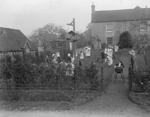 Home Prints: At the sign of the cradle. 19 November 1919