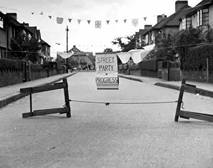Bunting Collection: This sign tells its own story - at Arlington Close, Sidcup, Kent, one of themany