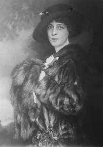 Fashion Prints: Signora Franca Floria. A distinguished Italian visitor to London 8 August 1922