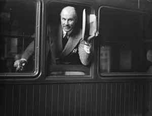 Sir Edward Grigg leaves for India. After being delayed a day by illness of his