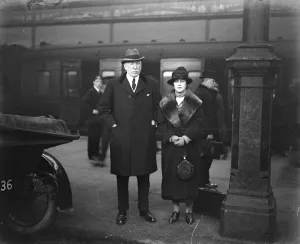 Sir James Craig arrives in London Sir james and Lady Craig on arriving at Eustone station