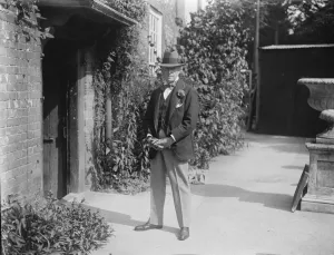 Sir John Martin Harveys son weds well known artists daughter. Sir John Martin