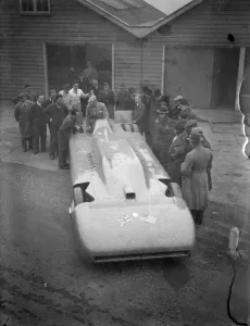 Sir Malcolm Campbells new Bluebird. First appearance at Brooklands. 9 January 1935
