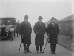 Sir Samuel Hoare visits Cardington ( Bedford ) airship station. Left to right