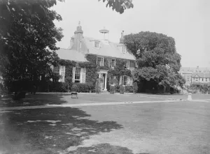 Sir Sidney Grevilles old world manor house at Hove. 1921