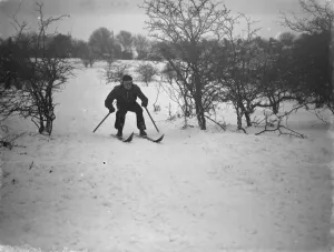 Skiing on Eynsford Hills in Eynsford, Kent. 1938