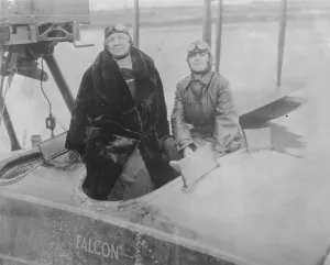 The Sky Lark Miss Rosa Ponselle ( right ), the New York Metropolitan opera soprano
