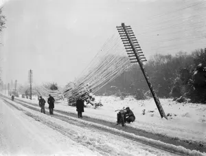 Weather Prints: Snow havoc in Southern England. Telegraph poles blown over. The worst havoc of
