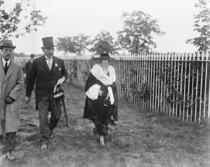 Society at Ascot. Captain and Mrs Stirling Stuart. 14 June 1922