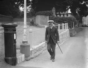 Society assembling at Cowes for Regatta Week. Major Heckstall - Smith - Secretary