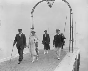 Society assembling at Cowes for Regatta week