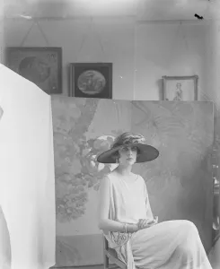 Sitting Prints: Society beautys new hobby Miss Paula Gellibrand 11 August 1922
