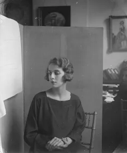 Society beautys new hobby Miss Paula Gellibrand 11 August 1922