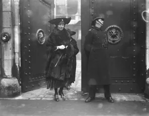 Fashion Prints: Society Callers at Chesterfield House Lady Newnes 9 March 1923