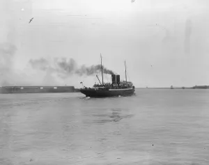 Dock Prints: The South Eastern and Chatham steamer Riviera 8 April 1920