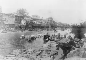Celebrations Prints: Srinagar, Kashmir, India. Festival Day in Srinagar due to the return of the Maharaja