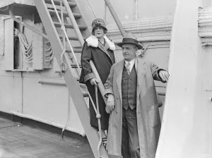 Single Funnel Prints: SS Berengaria arrival at Southampton Mr Pat Sullivan ( creator of Felix the cat