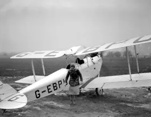 At Stag Lane Aerodrome, Hendon. Hon Lady Bailey ( wife of Sir Abe Bailey ), who