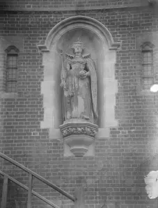 Statue of Queen Elizabeth on Tower of Harrow school speech room. Lord George Hamilton