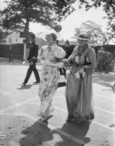 Striking Fashion At Ascot. Ascot, on Royal Hunt Cup day, favoured with even better