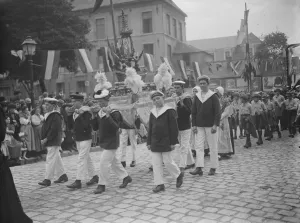 Striking procession of Our Lady at Boulogne. Boys from a Naval College in an