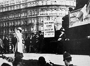 Suffragette Collection: Suffragettes; Mrs Pankhurst speaking in Trafalgar Square, October 1908. Flora Drummond