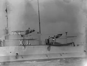 The super submarine leaves Chatham Dreadnought of the under seas HM Submarine X1 was conceived