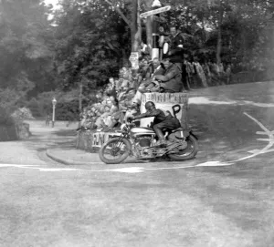 T. T. Races in Isle Of Man - British Isles - J Guthrie on Norton TopFoto