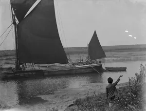 Themes Sailing barge making its way down the river at Dartford, Kent