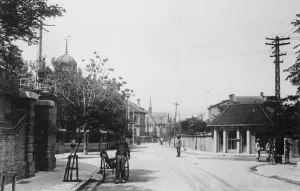 Street Scene Prints: Tianjin. A street in the British concession of Tien Tsin. May 1928