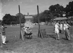 Stall Prints: Tilting the bucket. 1935