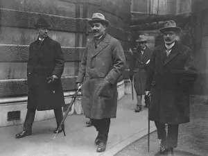 Pipe Prints: Tram and bus strike conference Mr Cramp