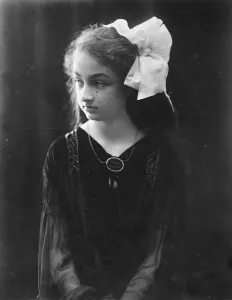 Turkeys little exile. Princess Douri Shevar, the ex Caliphs only daughter