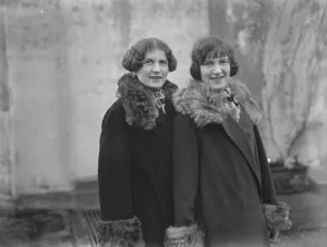 Framed Print : Twin daughters of Mr F O Salisbury, the painter, agree to differ. Monica Spares her tresses Framed Print : Twin daughters of Mr F O Salisbury, the painter, agree to differ. Monica Spares her tresses