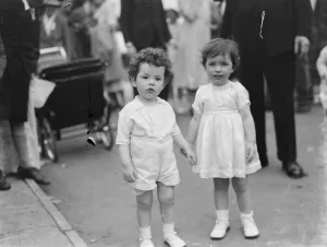 Sister Prints: Twins at the Dartford Carnival in Kent. 1937