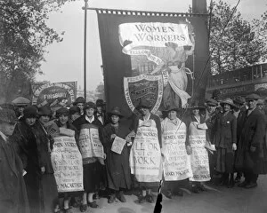 Procession Collection: Unemployed Demonstration Women workers forming up on the embankment 18 October 1920
